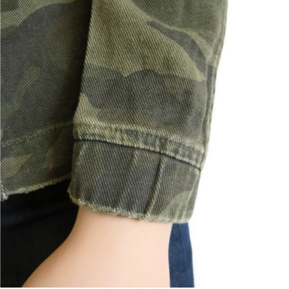 KUT from the KLOTH Jeans Women Cruz Camo Bomber Jacket Size Medium NWT - Picture 5 of 8